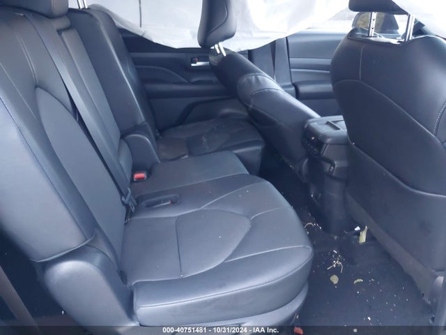 Toyota Grand Highlander Xle 2024 5TDAAAB52RS028196 Image 8