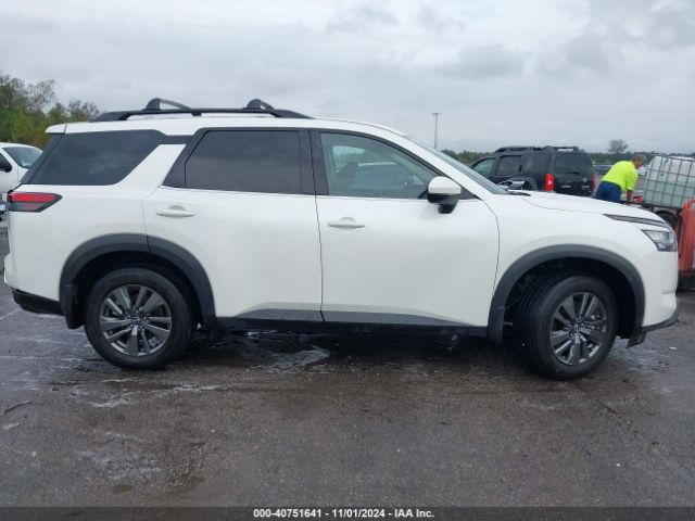 5N1DR3BA2NC255300 Nissan Pathfinder Sv 2wd