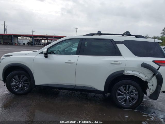 5N1DR3BA2NC255300 Nissan Pathfinder Sv 2wd