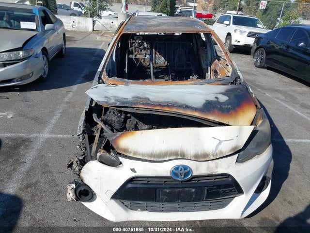 Toyota Prius C Two 2015 JTDKDTB30F1088489 Image 11