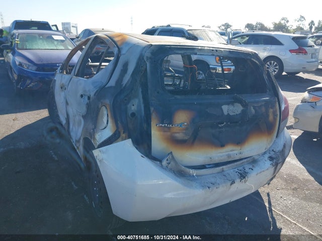 JTDKDTB30F1088489 Toyota Prius C Two