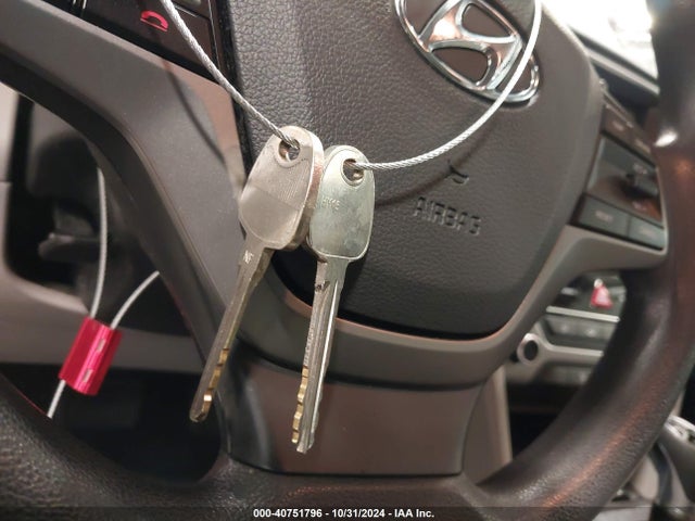 Hyundai ELANTRA SE 2017 5NPD84LF7HH114805 Image 11