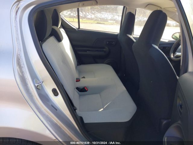 JTDKDTB38F1585144 Toyota Prius C One
