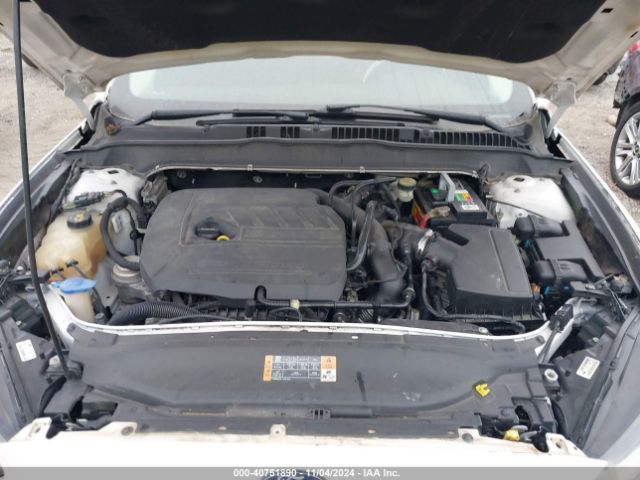 3FA6P0HD0FR134664 Ford FUSION SE