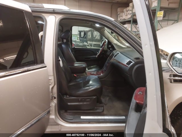 2008 CADILLAC ESCALADE ESV 1GYFC66868R223467 Photo 4