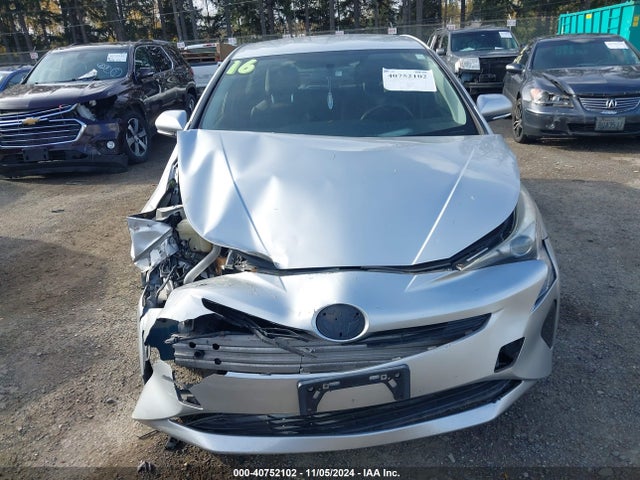 Toyota Prius Two 2016 JTDKBRFU3G3503984 Image 12