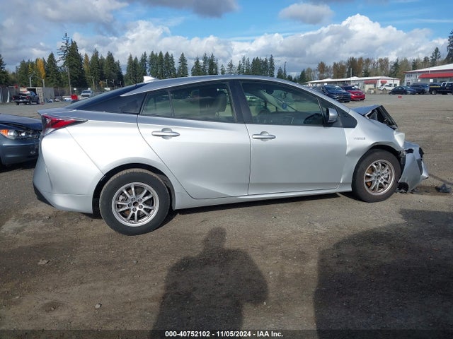 Toyota Prius Two 2016 JTDKBRFU3G3503984 Image 13