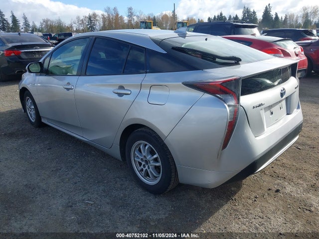 Toyota Prius Two 2016 JTDKBRFU3G3503984 Image 3