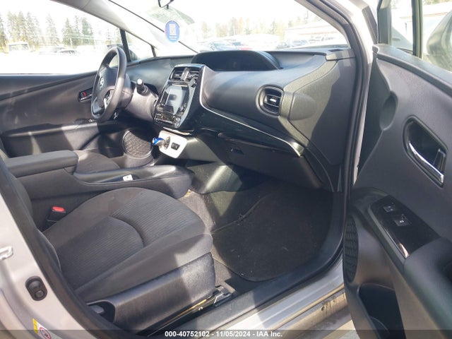 Toyota Prius Two 2016 JTDKBRFU3G3503984 Image 5