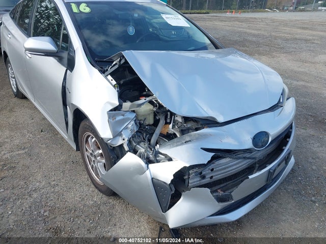 Toyota Prius Two 2016 JTDKBRFU3G3503984 Image 6