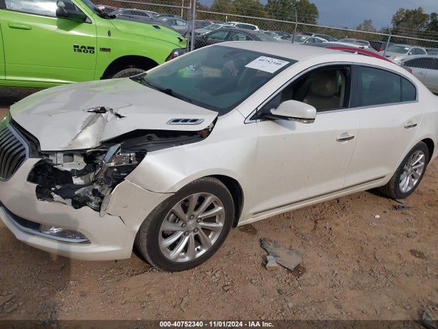 Buick Lacrosse Leather Group 2014 1G4GB5GR4EF235995 Image 2