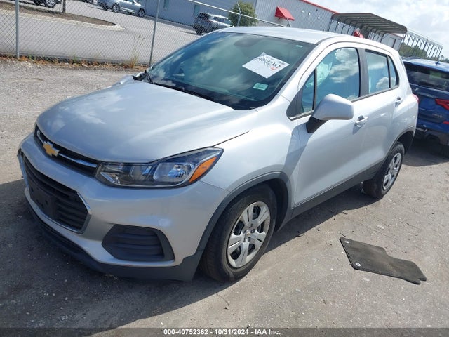 Chevrolet TRAX LS 2018 3GNCJKSB8JL192963 Image 2