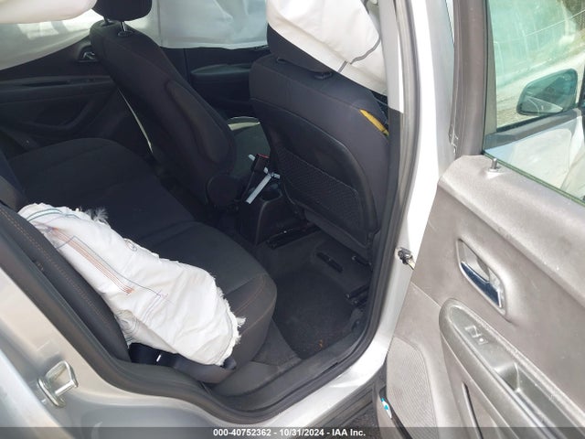 Chevrolet TRAX LS 2018 3GNCJKSB8JL192963 Image 8