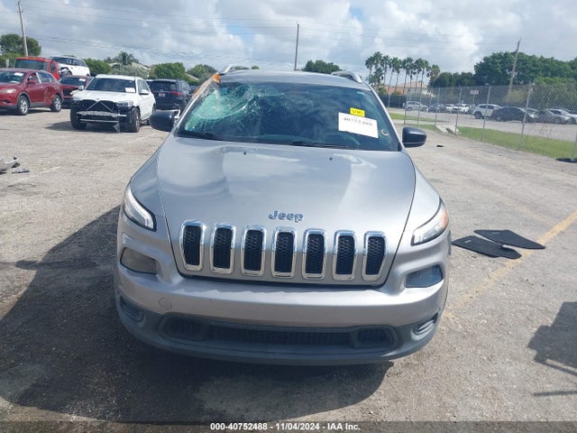 1C4PJLAB8FW620565 Jeep Cherokee Sport