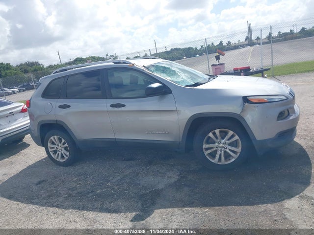 1C4PJLAB8FW620565 Jeep Cherokee Sport