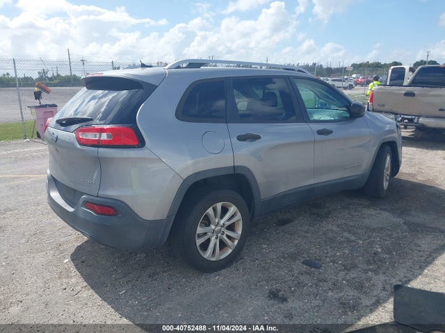 1C4PJLAB8FW620565 Jeep Cherokee Sport