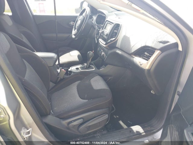 1C4PJLAB8FW620565 Jeep Cherokee Sport
