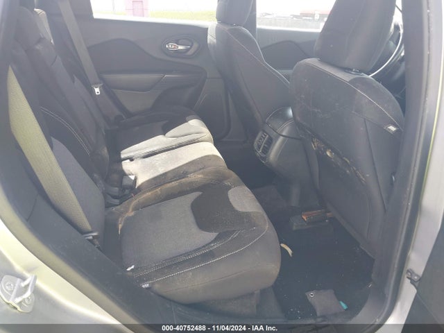 1C4PJLAB8FW620565 Jeep Cherokee Sport