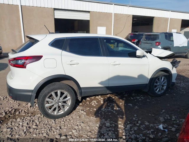 JN1BJ1AV8MW320615 Nissan Rogue Sport S Fwd Xtronic Cvt