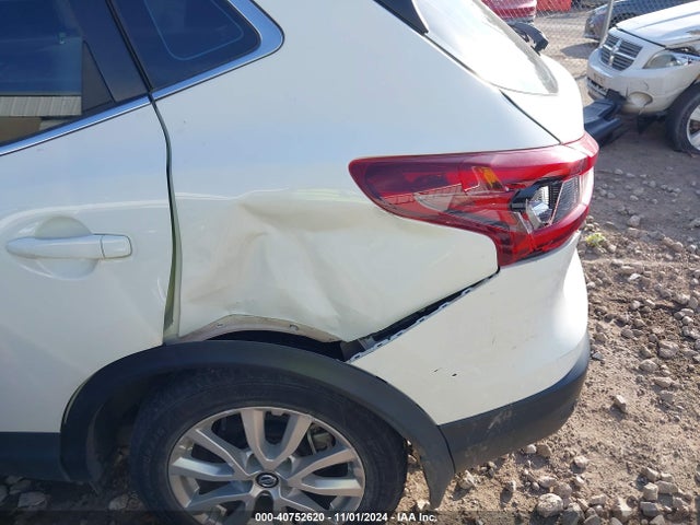 JN1BJ1AV8MW320615 Nissan Rogue Sport S Fwd Xtronic Cvt