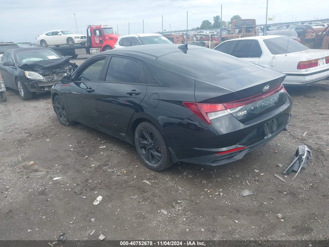 5NPLM4AGXNH055621 Hyundai ELANTRA SEL