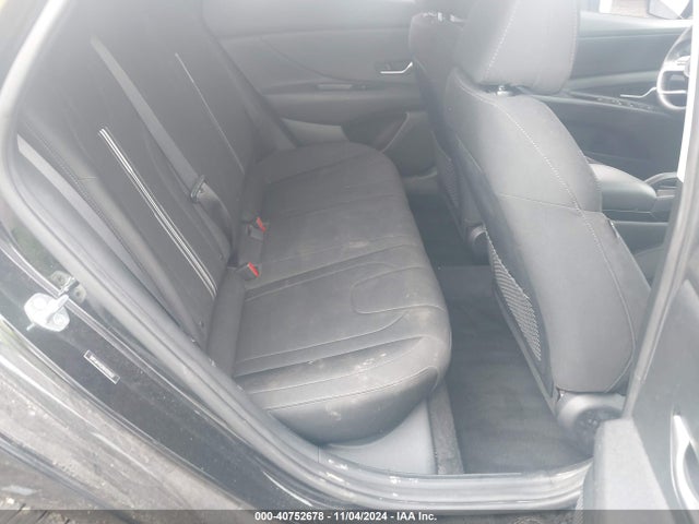 5NPLM4AGXNH055621 Hyundai ELANTRA SEL