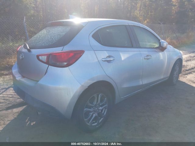 3MYDLBJV5LY704995 Toyota YARIS LE
