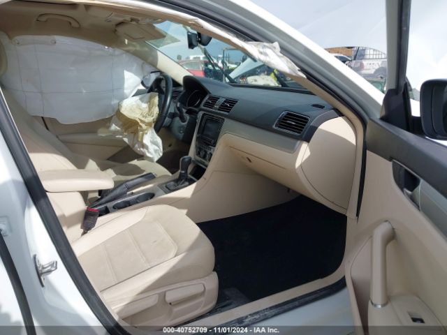 1VWLA7A33KC007115 Volkswagen Passat 2.0t Wolfsburg Edition