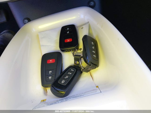 JTDKARFU6G3502962 Toyota Prius Three