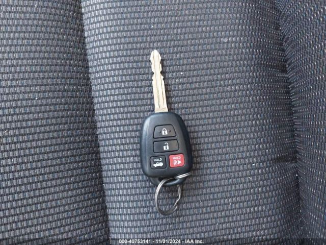 2T1BURHE4KC159209 Toyota COROLLA SE