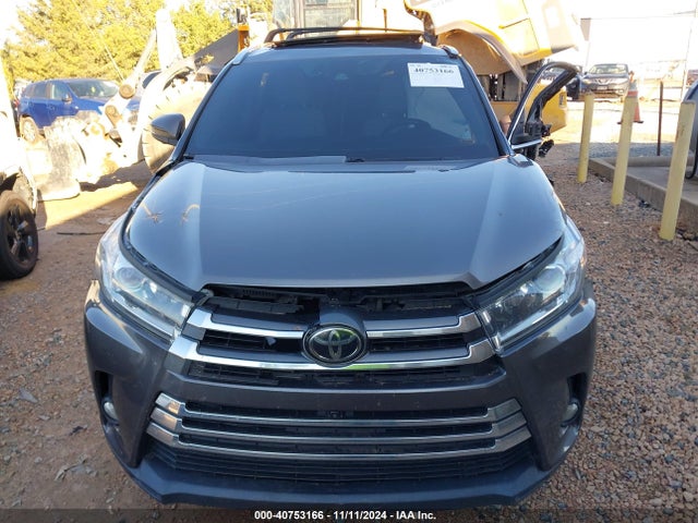 Toyota Highlander Limited Platinum 2017 5TDDZRFH5HS382740 Image 12