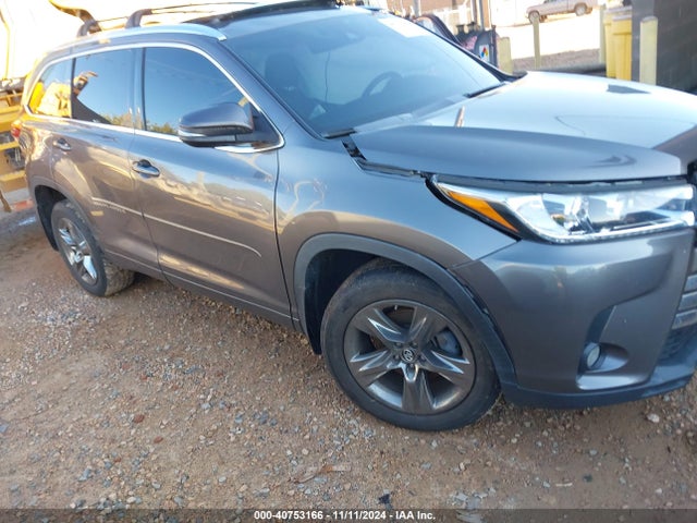 Toyota Highlander Limited Platinum 2017 5TDDZRFH5HS382740 Image 13
