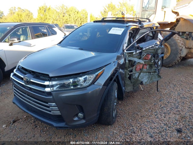 Toyota Highlander Limited Platinum 2017 5TDDZRFH5HS382740 Image 2
