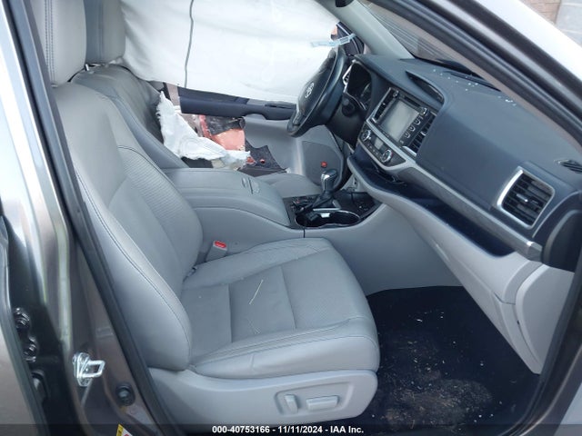 Toyota Highlander Limited Platinum 2017 5TDDZRFH5HS382740 Image 5