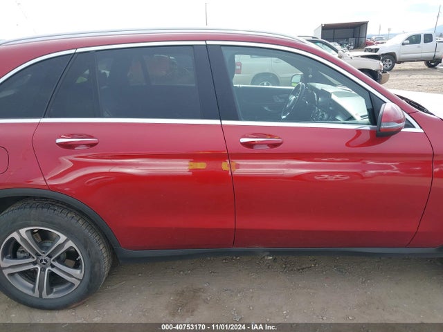 2018 Mercedes-benz Glc 300 4matic მანქანა იყიდება აუქციონზე, vin: WDC0G4KB3JV015978, აუქციონის ნომერი: 40753170