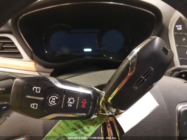 5LMCJ2D90GUJ26949 Lincoln MKC SELECT
