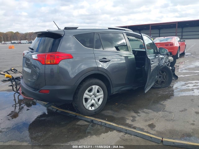 Toyota RAV4 LE 2015 JTMBFREV2FD170927 Image 4