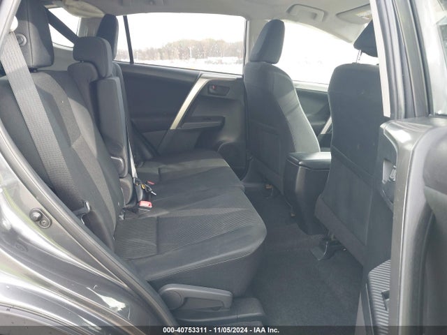 Toyota RAV4 LE 2015 JTMBFREV2FD170927 Image 8