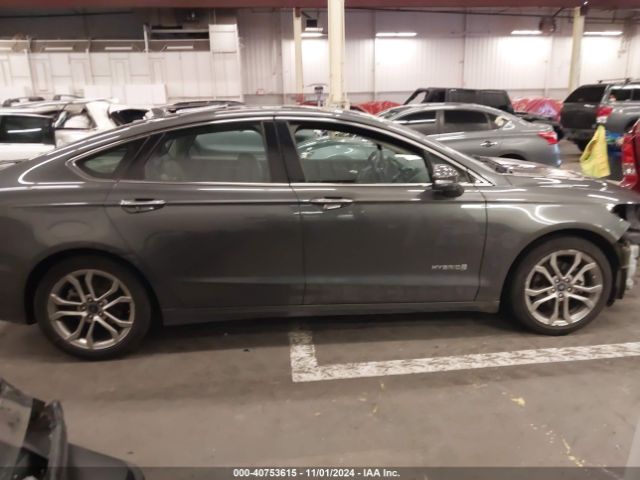 3FA6P0RU2KR260159 Ford Fusion Hybrid Titanium