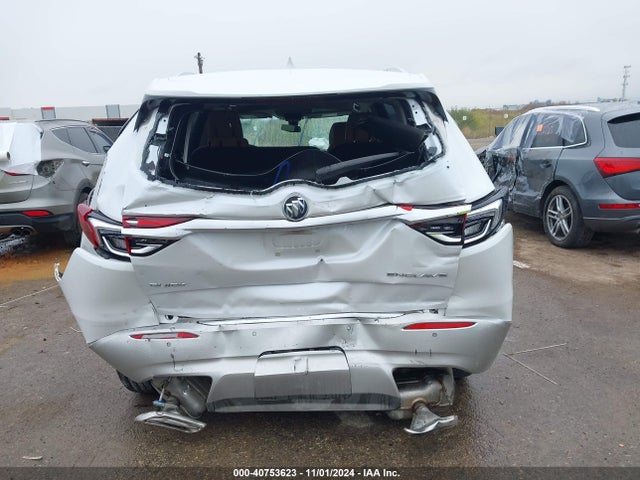 5GAERBKW3JJ221890 Buick Enclave Essence