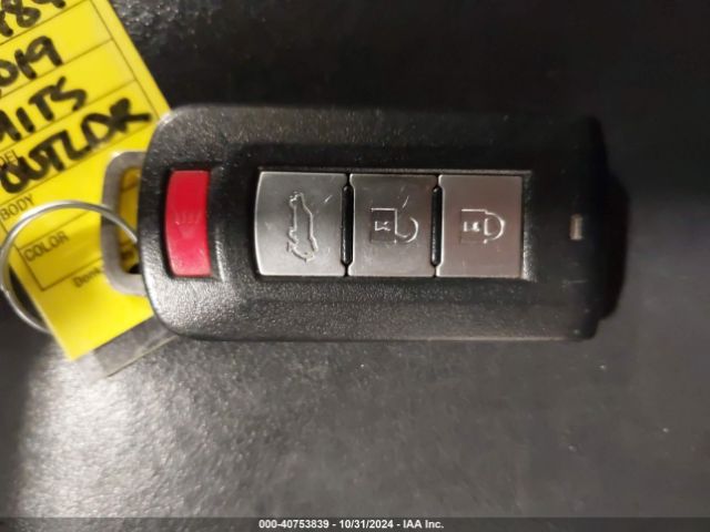 JA4AZ3A31KJ001606 Mitsubishi Outlander Sel