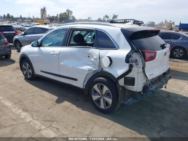 KNDCB3LC8H5104376 KIA NIRO LX