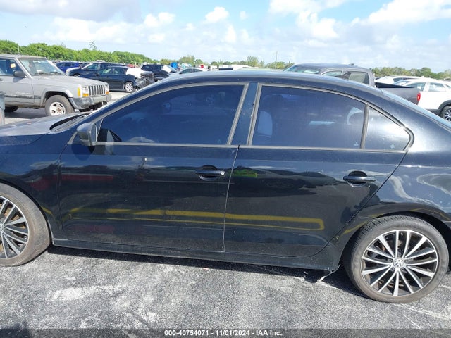 3VWD17AJ5GM218101 Volkswagen Jetta 1.8t Sport