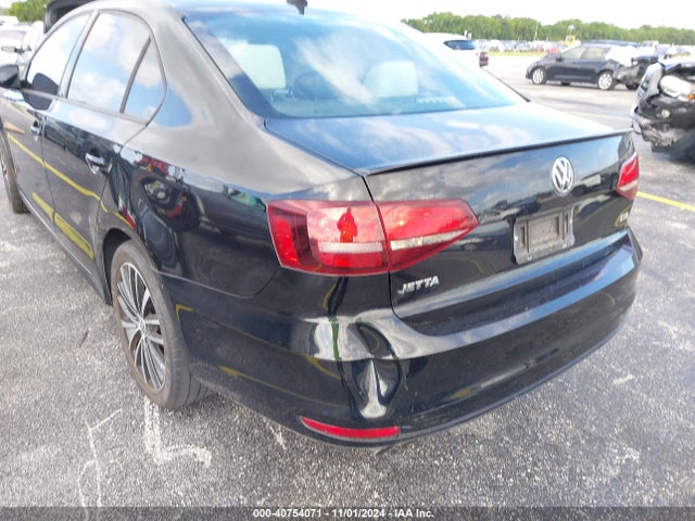 3VWD17AJ5GM218101 Volkswagen Jetta 1.8t Sport