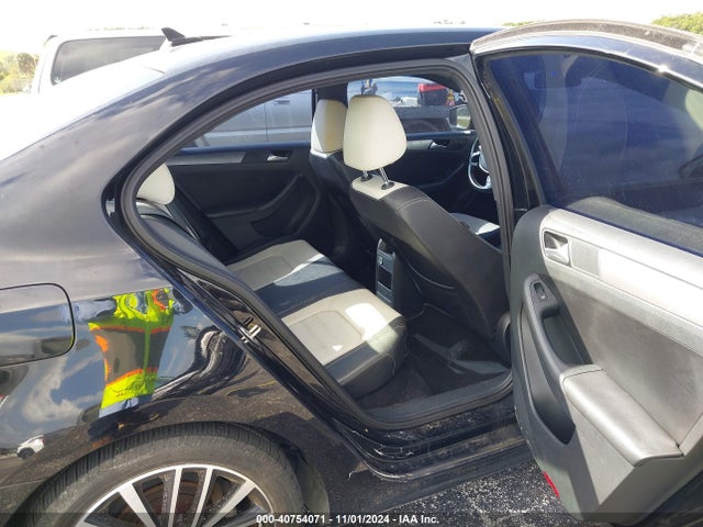 3VWD17AJ5GM218101 Volkswagen Jetta 1.8t Sport