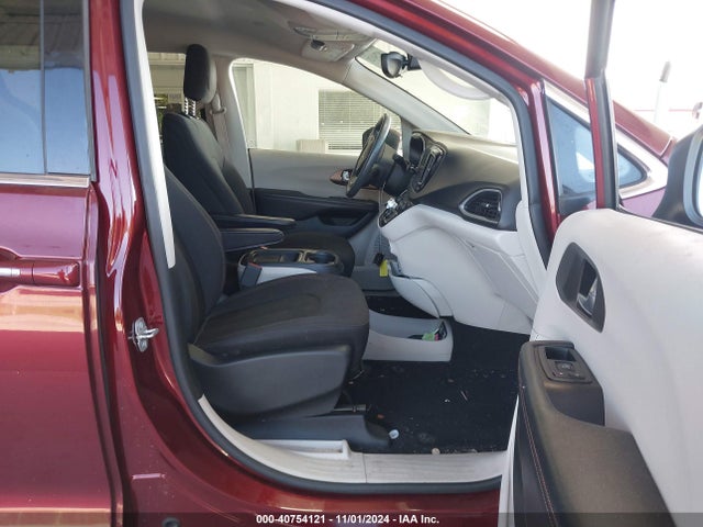 2C4RC1BG8HR803431 Chrysler Pacifica Touring Plus