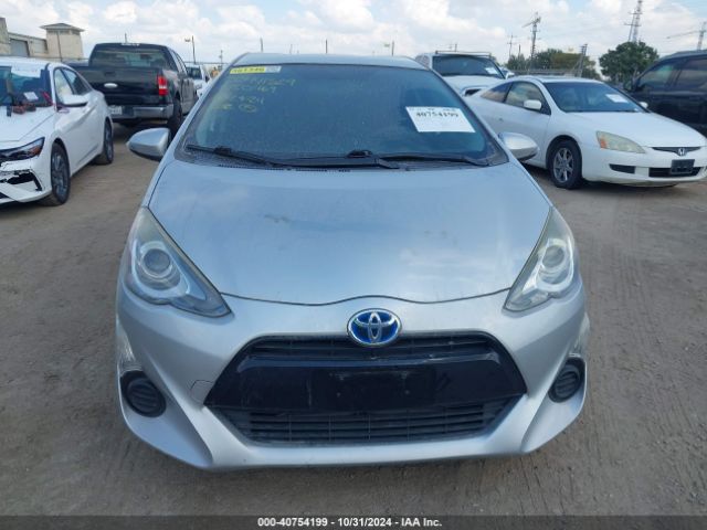 JTDKDTB30F1580469 Toyota Prius C Two