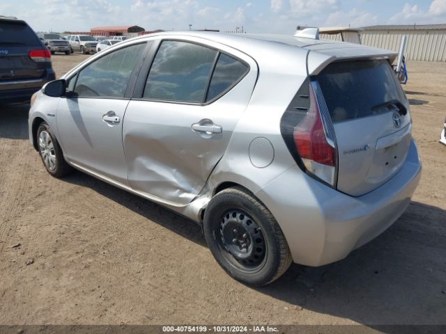 JTDKDTB30F1580469 Toyota Prius C Two