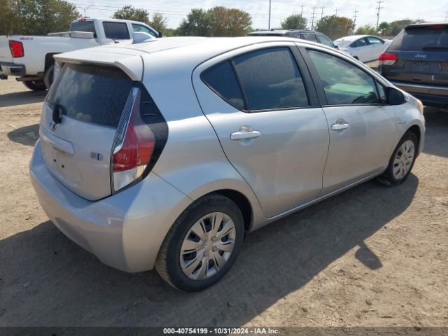 JTDKDTB30F1580469 Toyota Prius C Two