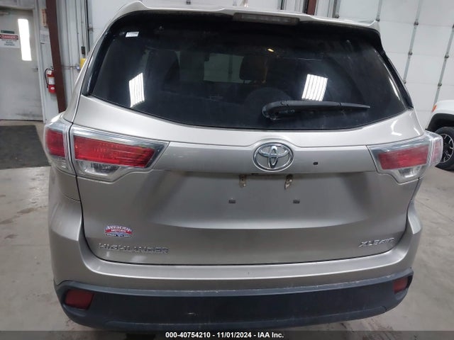 Toyota Highlander Xle V6 2016 5TDJKRFH8GS277888 Image 16